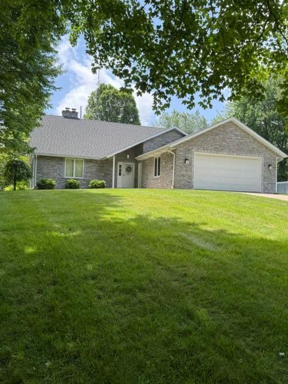 61214 US-131, Fabius Twp, MI 49093