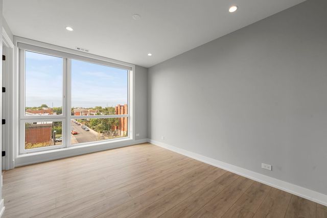 2351 W Flournoy Street 202, Chicago, IL 60612
