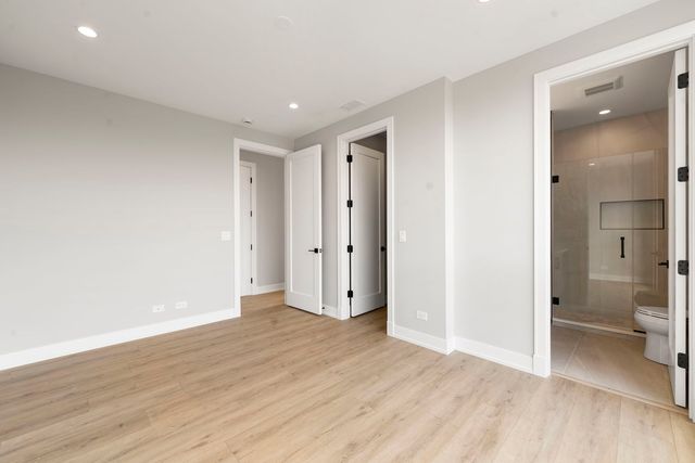 2351 W Flournoy Street 202, Chicago, IL 60612