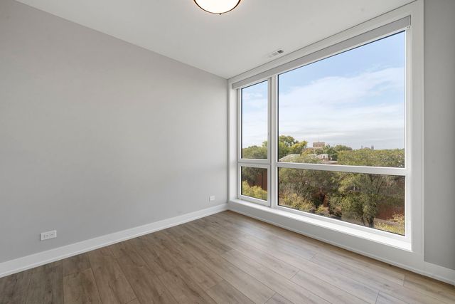 2351 W Flournoy Street 202, Chicago, IL 60612