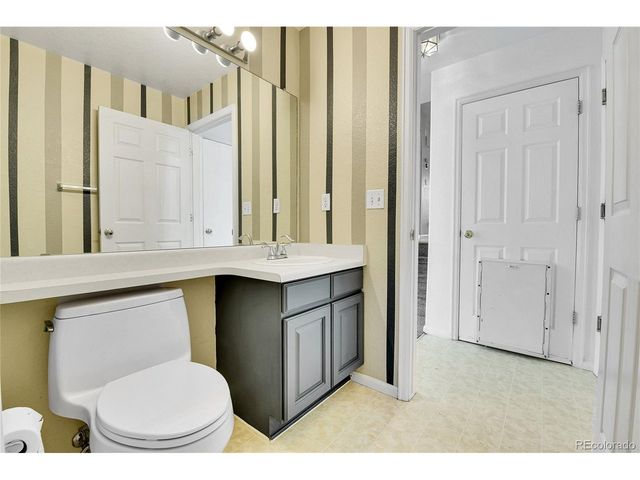 21806 E Berry Pl, Centennial, CO 80015