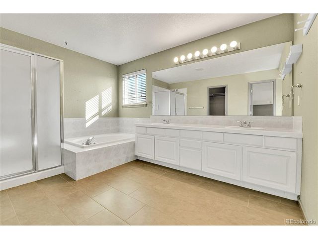 21806 E Berry Pl, Centennial, CO 80015