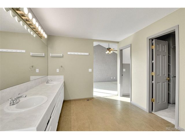 21806 E Berry Pl, Centennial, CO 80015