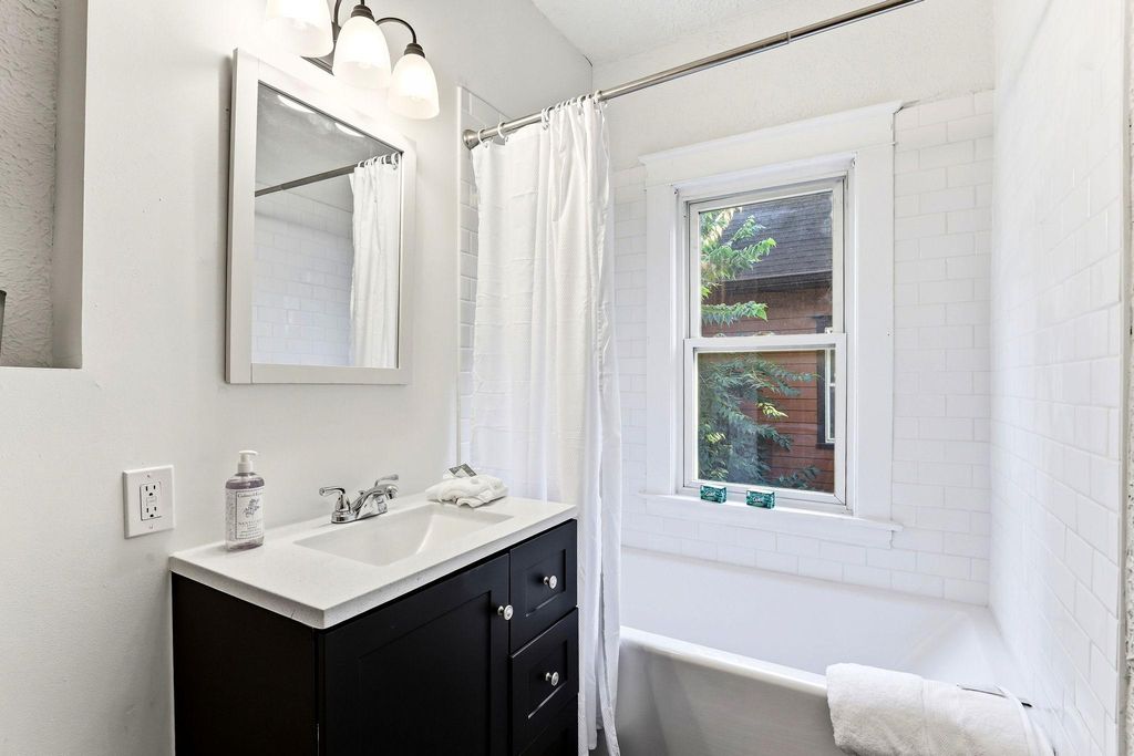 1040 24th Avenue SE, Minneapolis, MN 55414 — photo 3