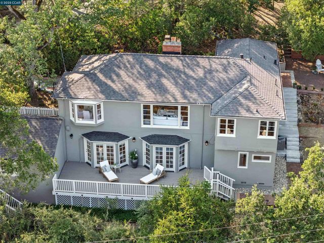 4 La Campana Rd, Orinda, CA 94563