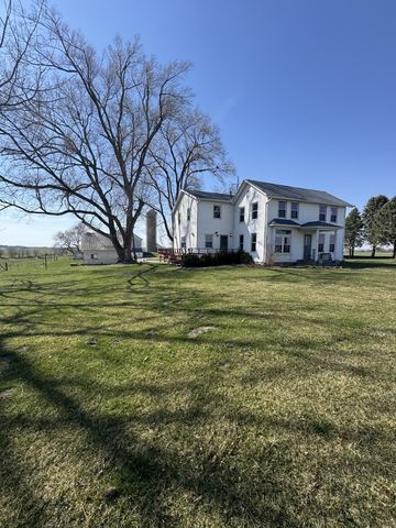 19381 Luther Road, Sterling, IL 61081