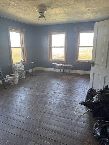 19381 Luther Road, Sterling, IL 61081