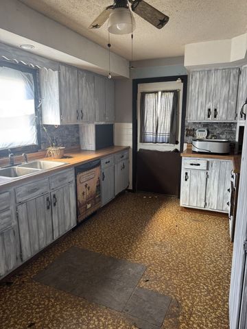 19381 Luther Road, Sterling, IL 61081