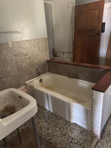 19381 Luther Road, Sterling, IL 61081