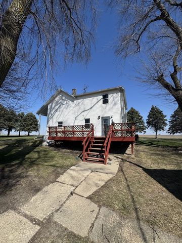 19381 Luther Road, Sterling, IL 61081