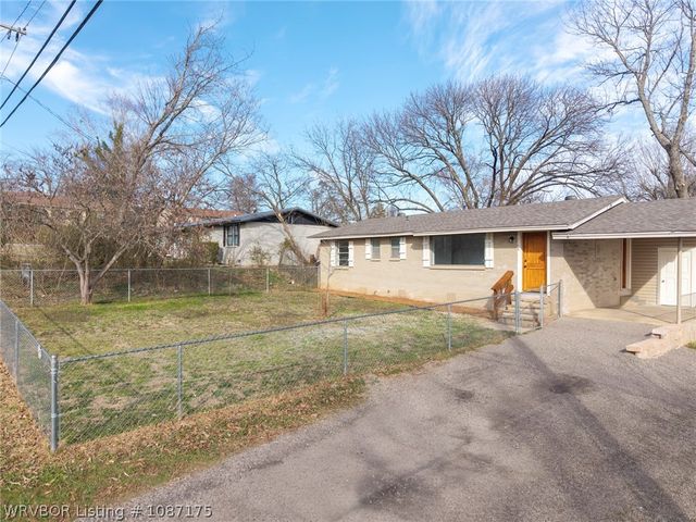 1104 9Th Street, Barling, AR 72923