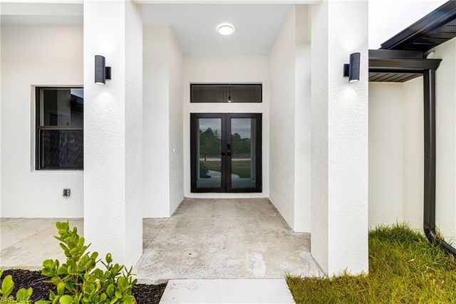 2712 40th ST W, Lehigh Acres, FL 33971