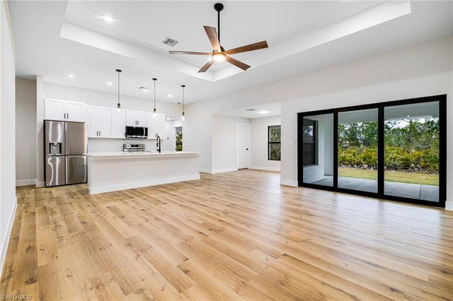 2712 40th ST W, Lehigh Acres, FL 33971