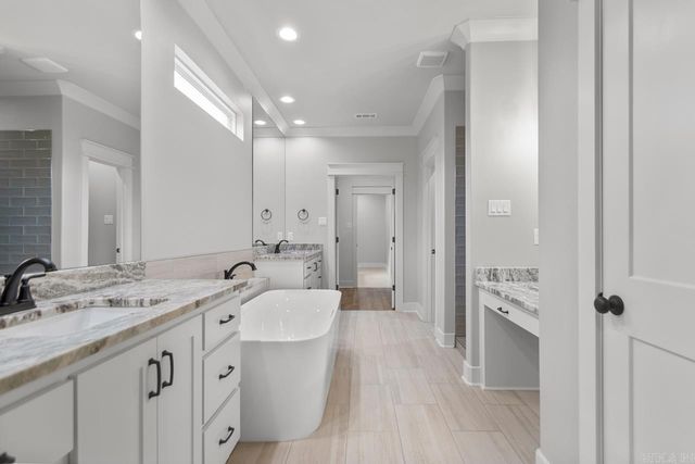 9225 Wooddale Drive, Sherwood, AR 72120