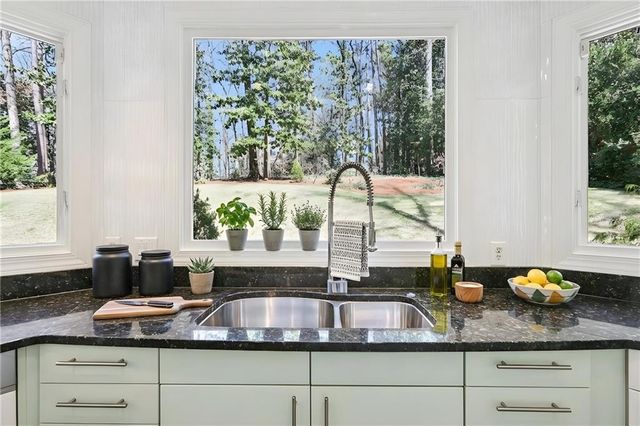 1165 E Beechwood Drive NW, Atlanta, GA 30327