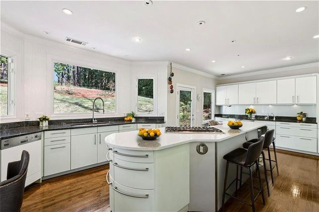 1165 E Beechwood Drive NW, Atlanta, GA 30327