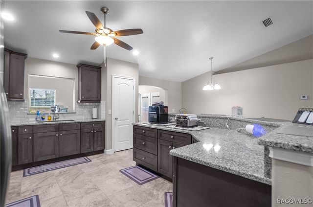 4330 W Drake Lane, Citrus Springs, FL 34433