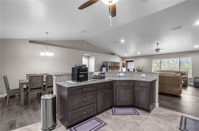 4330 W Drake Lane, Citrus Springs, FL 34433