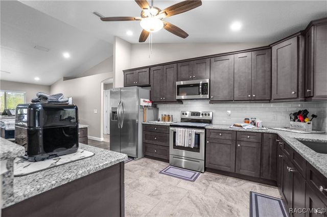 4330 W Drake Lane, Citrus Springs, FL 34433