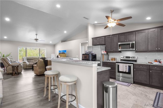 4330 W Drake Lane, Citrus Springs, FL 34433