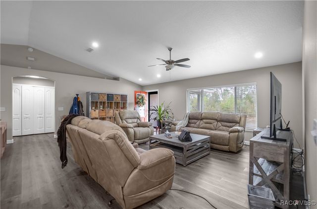 4330 W Drake Lane, Citrus Springs, FL 34433