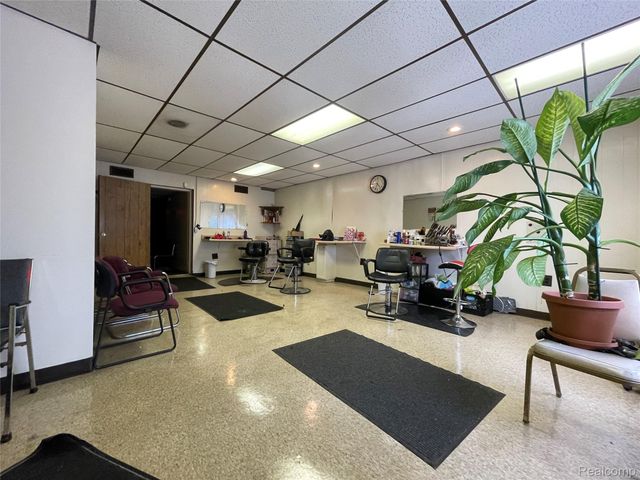 427 E 8 Mile Road, Hazel Park, MI 48030