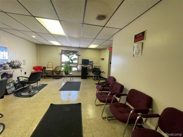 427 E 8 Mile Road, Hazel Park, MI 48030