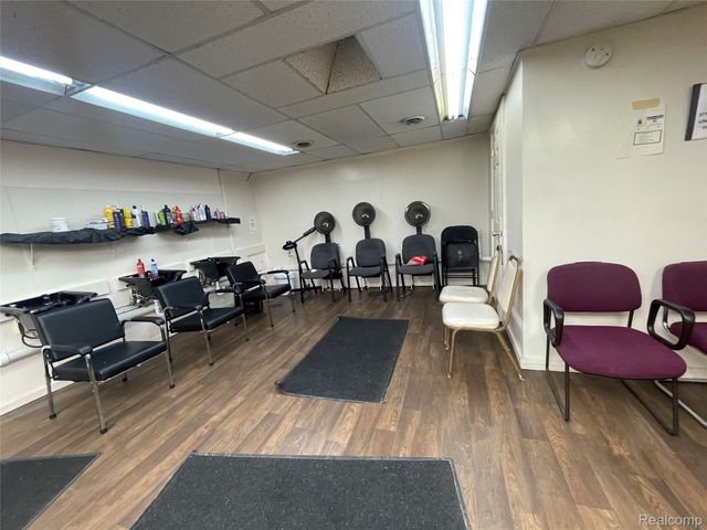 427 E 8 Mile Road, Hazel Park, MI 48030