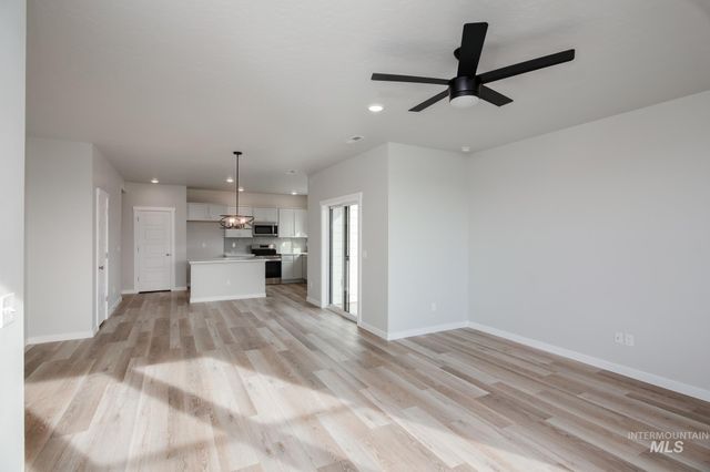 6675 W Fairy Falls Dr, Meridian, ID 83646