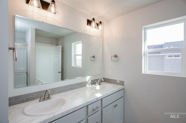 6675 W Fairy Falls Dr, Meridian, ID 83646