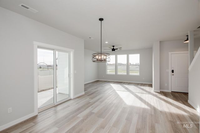 6675 W Fairy Falls Dr, Meridian, ID 83646