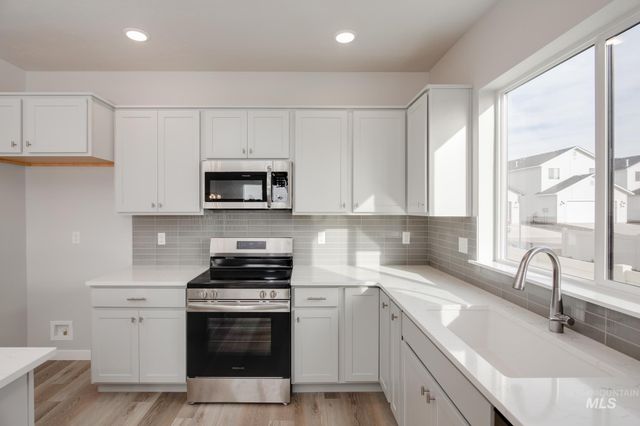 6675 W Fairy Falls Dr, Meridian, ID 83646