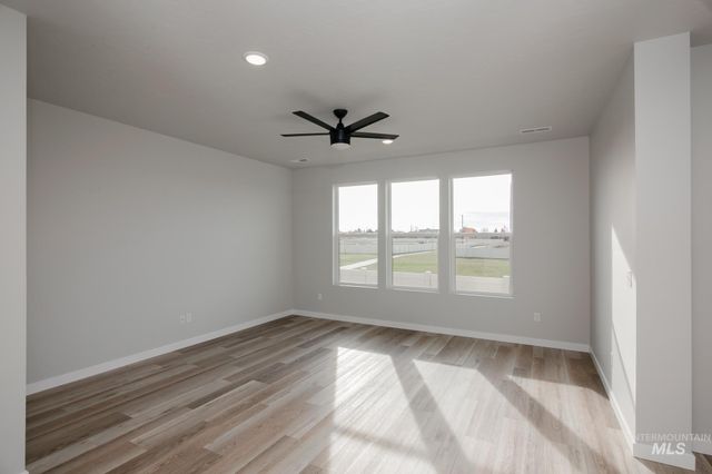 6675 W Fairy Falls Dr, Meridian, ID 83646