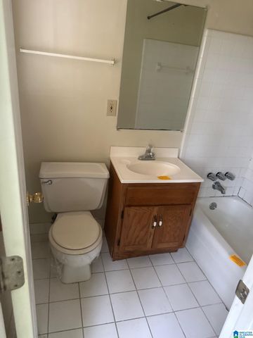 944 RIDGEWOOD CIRCLE, Birmingham, AL 35235