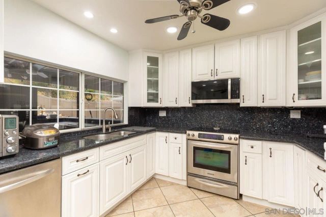 17924 Cabela Dr, San Diego, CA 92127