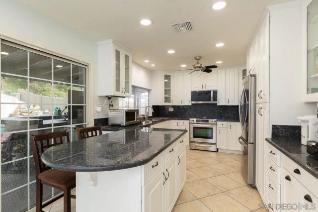 17924 Cabela Dr, San Diego, CA 92127