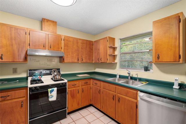 505 NW 37TH PLACE, Gainesville, FL 32609