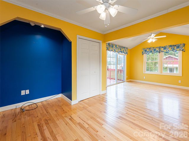 113 5th Street, Black Mountain, NC 28711