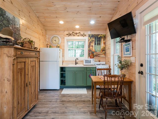 113 5th Street, Black Mountain, NC 28711