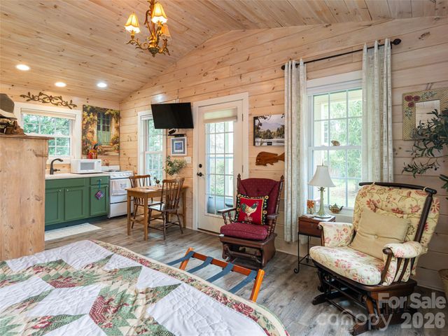 113 5th Street, Black Mountain, NC 28711