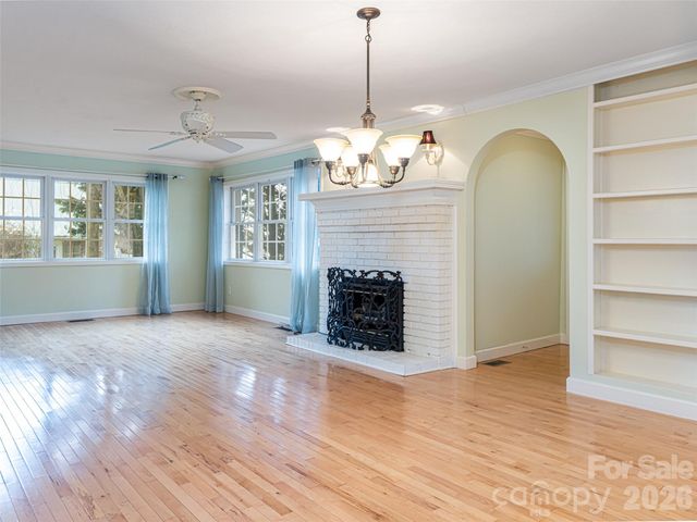 113 5th Street, Black Mountain, NC 28711