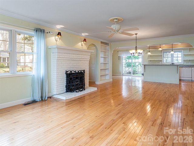 113 5th Street, Black Mountain, NC 28711