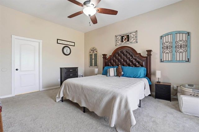 608 NW Waterford Dr, Lawton, OK 73505