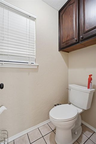 608 NW Waterford Dr, Lawton, OK 73505