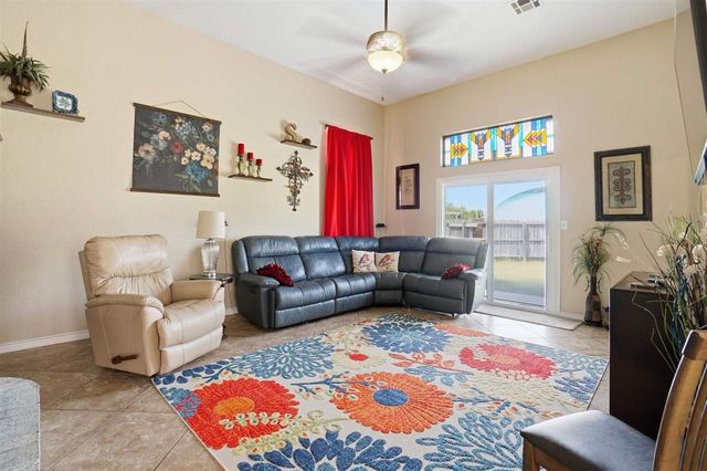 608 NW Waterford Dr, Lawton, OK 73505