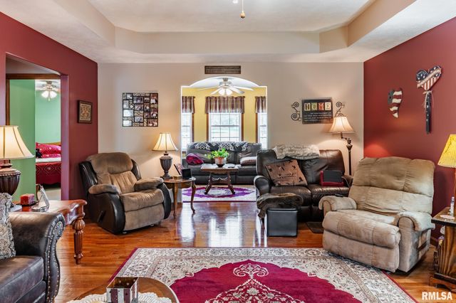 105 N Dent Street, Carterville, IL 62918