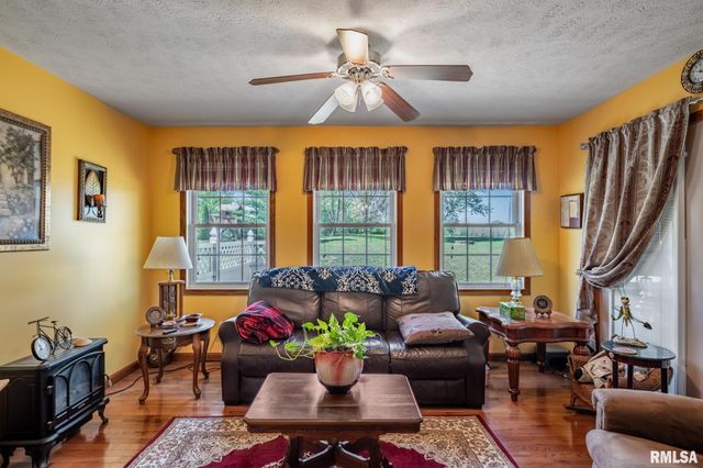 105 N Dent Street, Carterville, IL 62918
