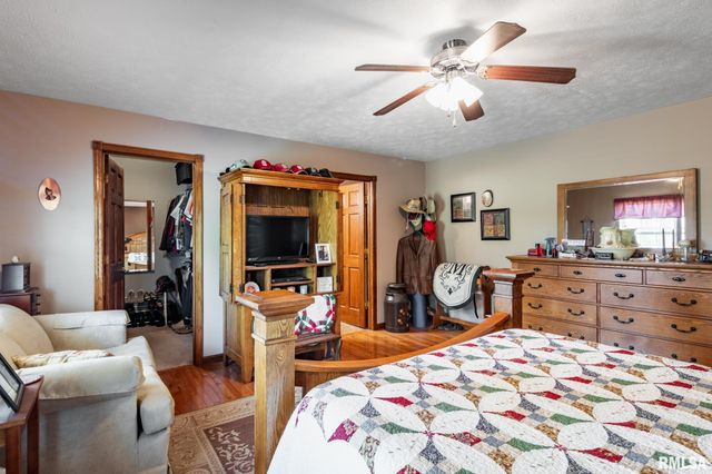 105 N Dent Street, Carterville, IL 62918