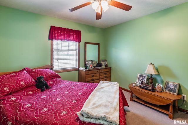 105 N Dent Street, Carterville, IL 62918