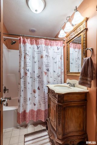 105 N Dent Street, Carterville, IL 62918